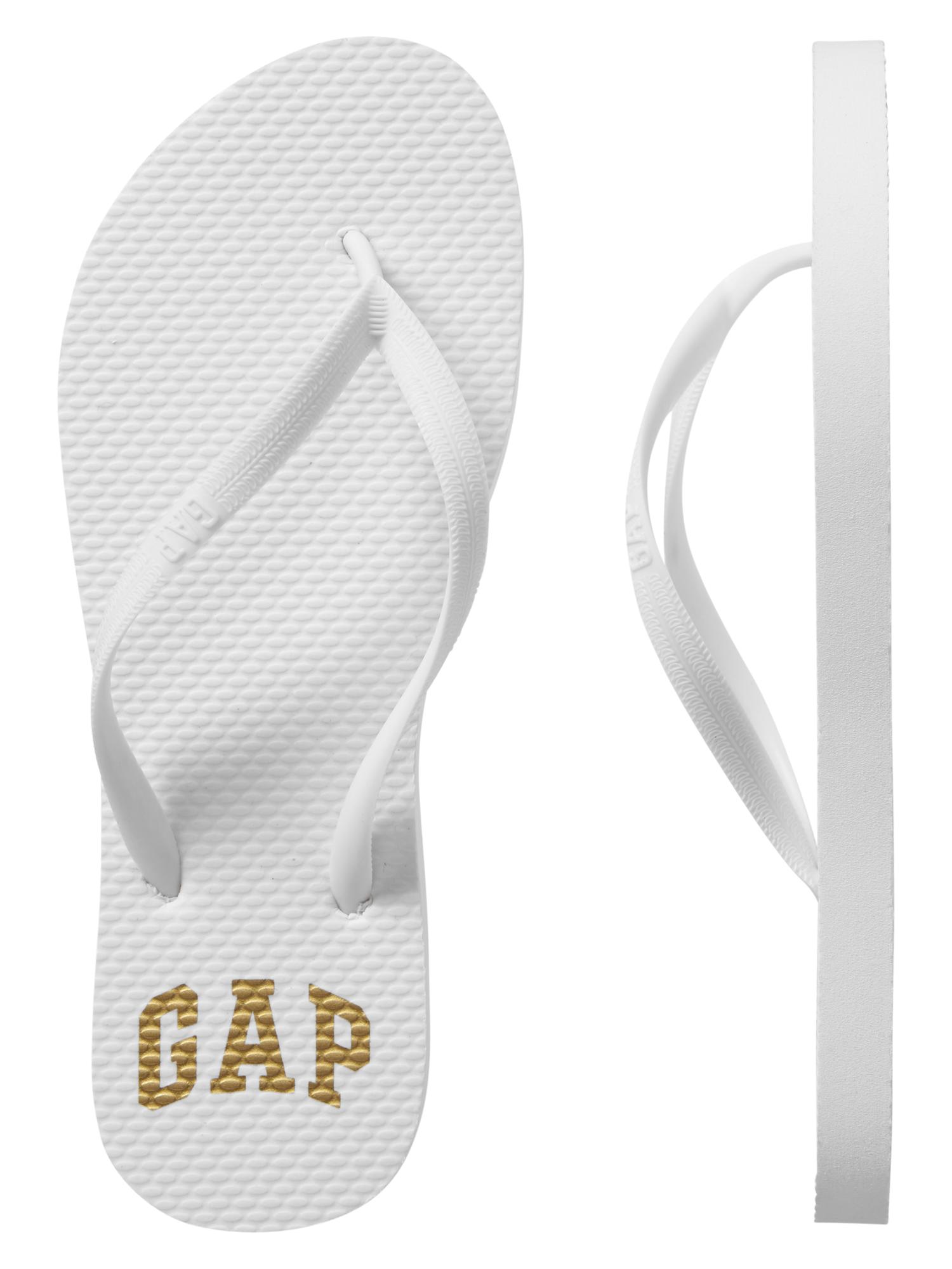 gap rubber flip flops