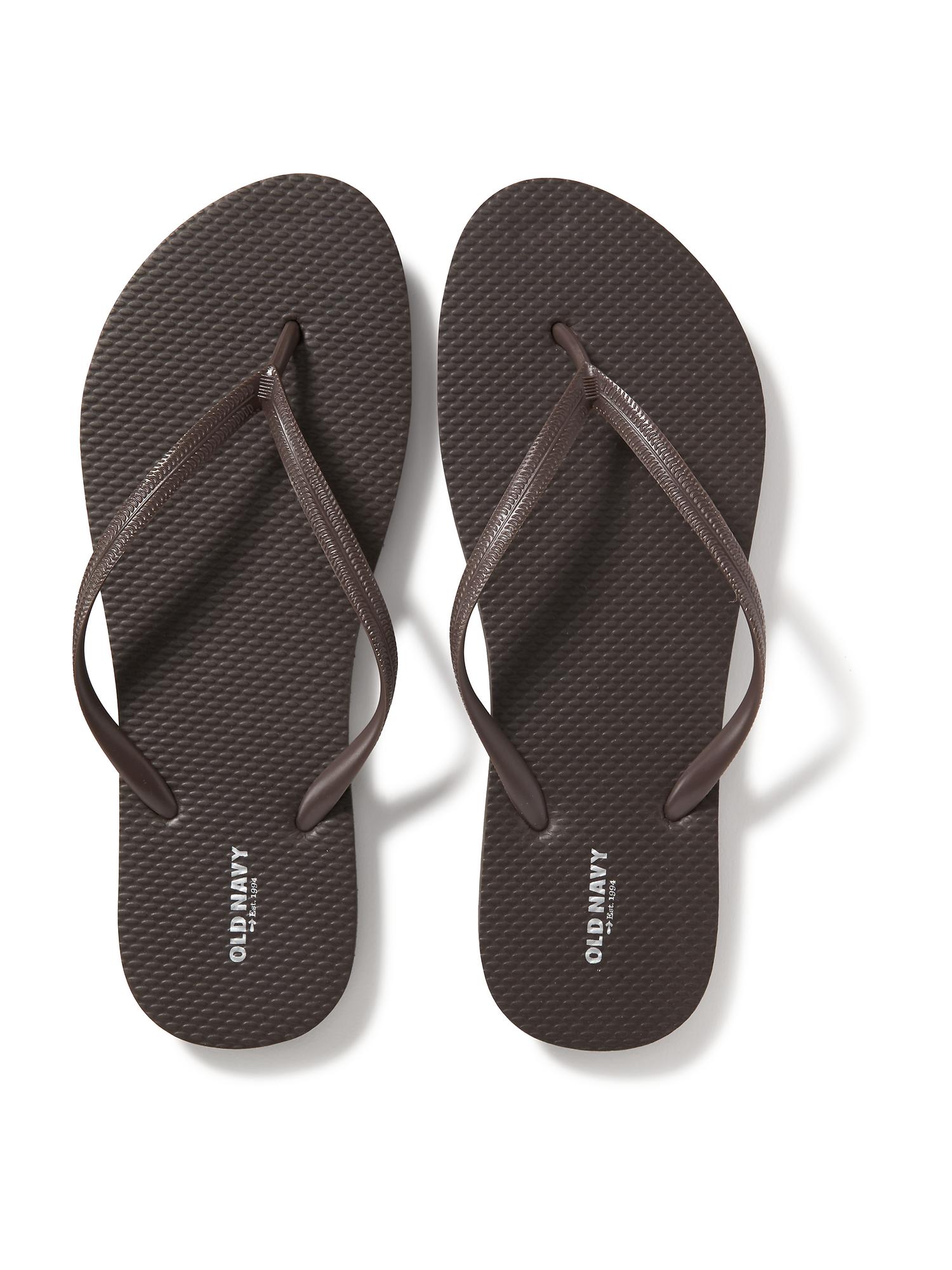 brown old navy flip flops