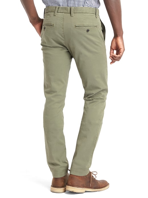 original khakis in skinny fit with gapflex