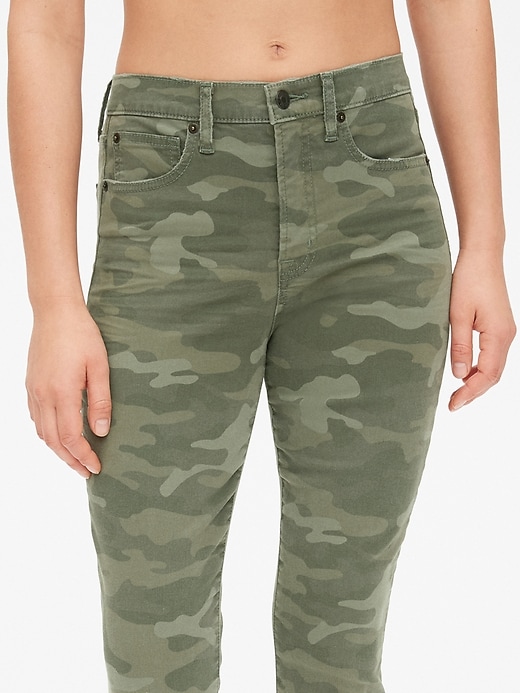 gap camouflage jeans