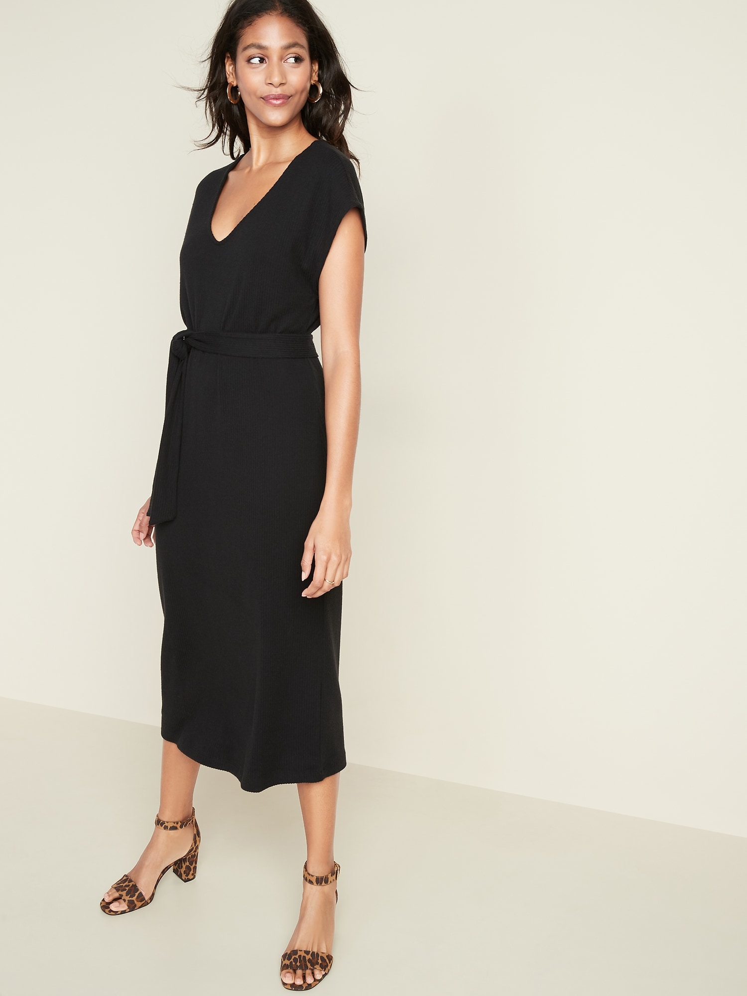 black knee length shift dress