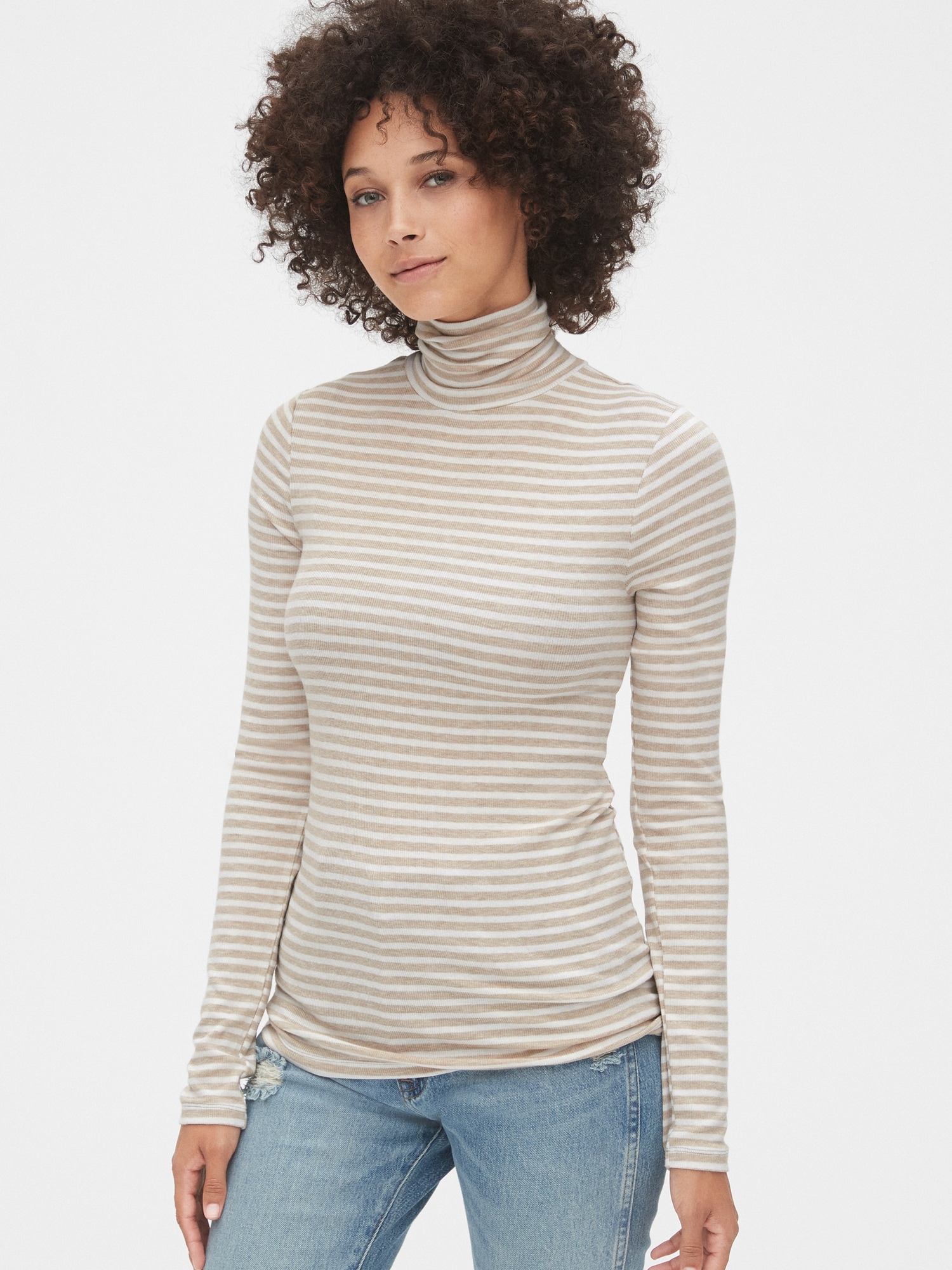 gap white turtleneck