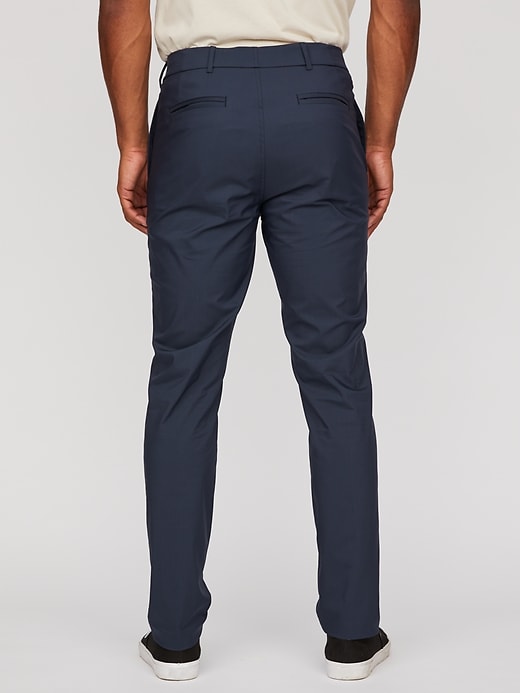 Everyday Tech Pant in Athletic Slim Fit | Hill City