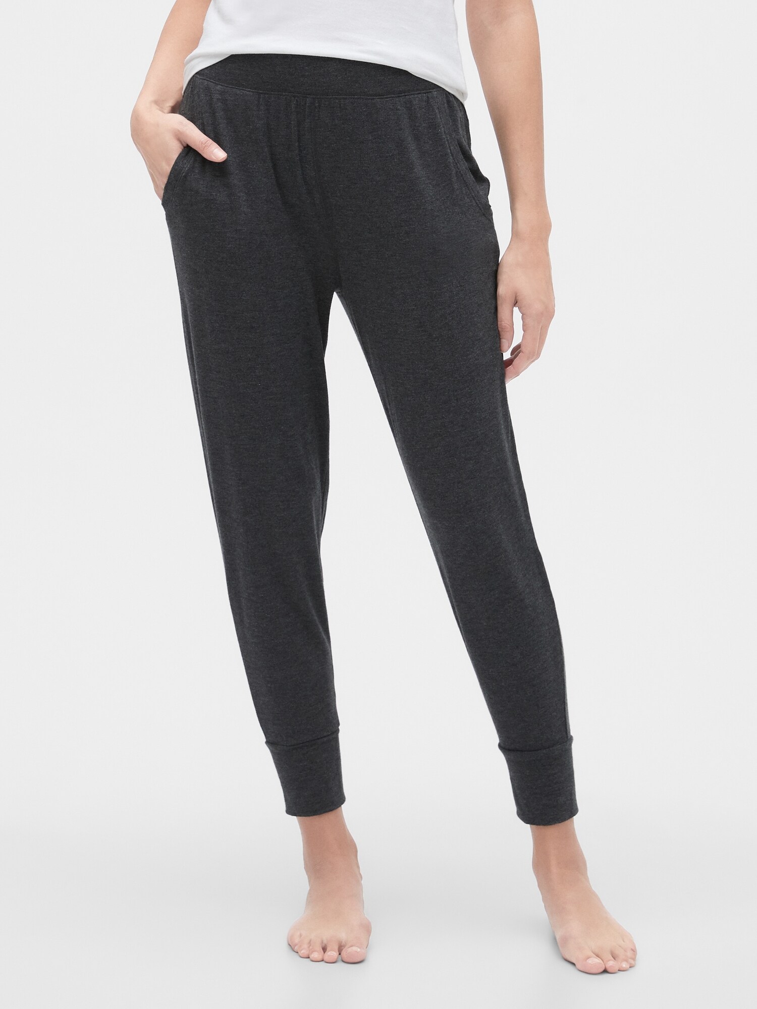 gap body joggers