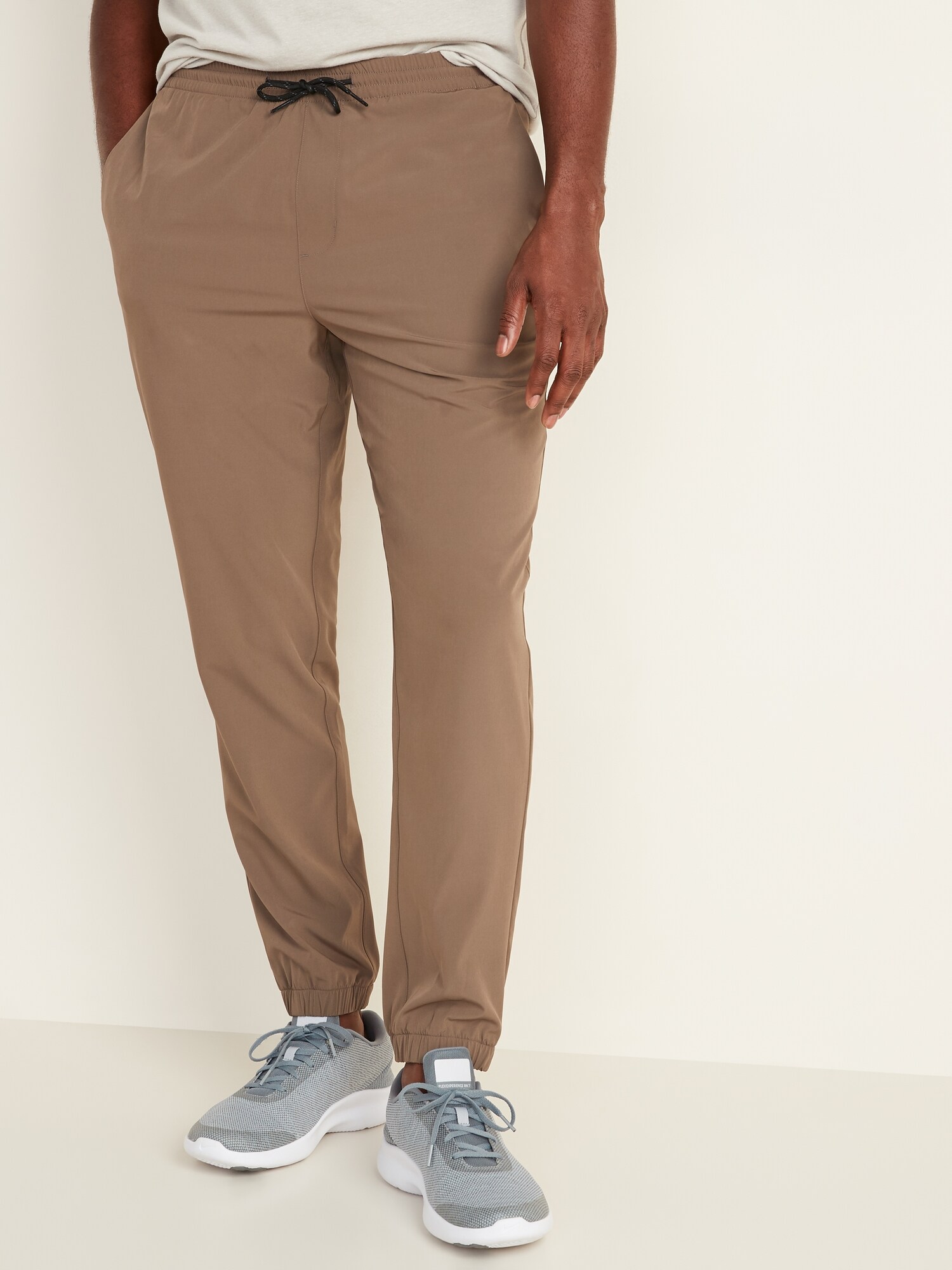 go colors joggers online