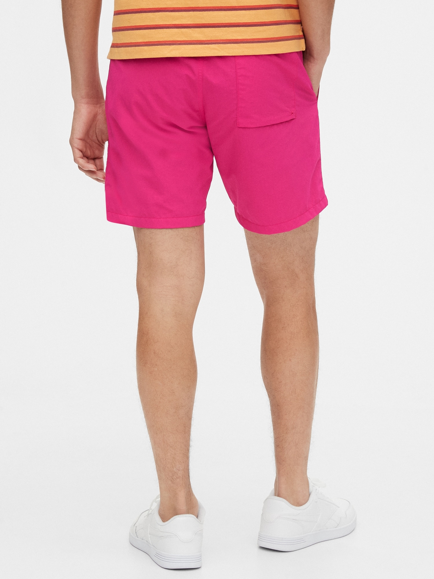 gap hybrid shorts