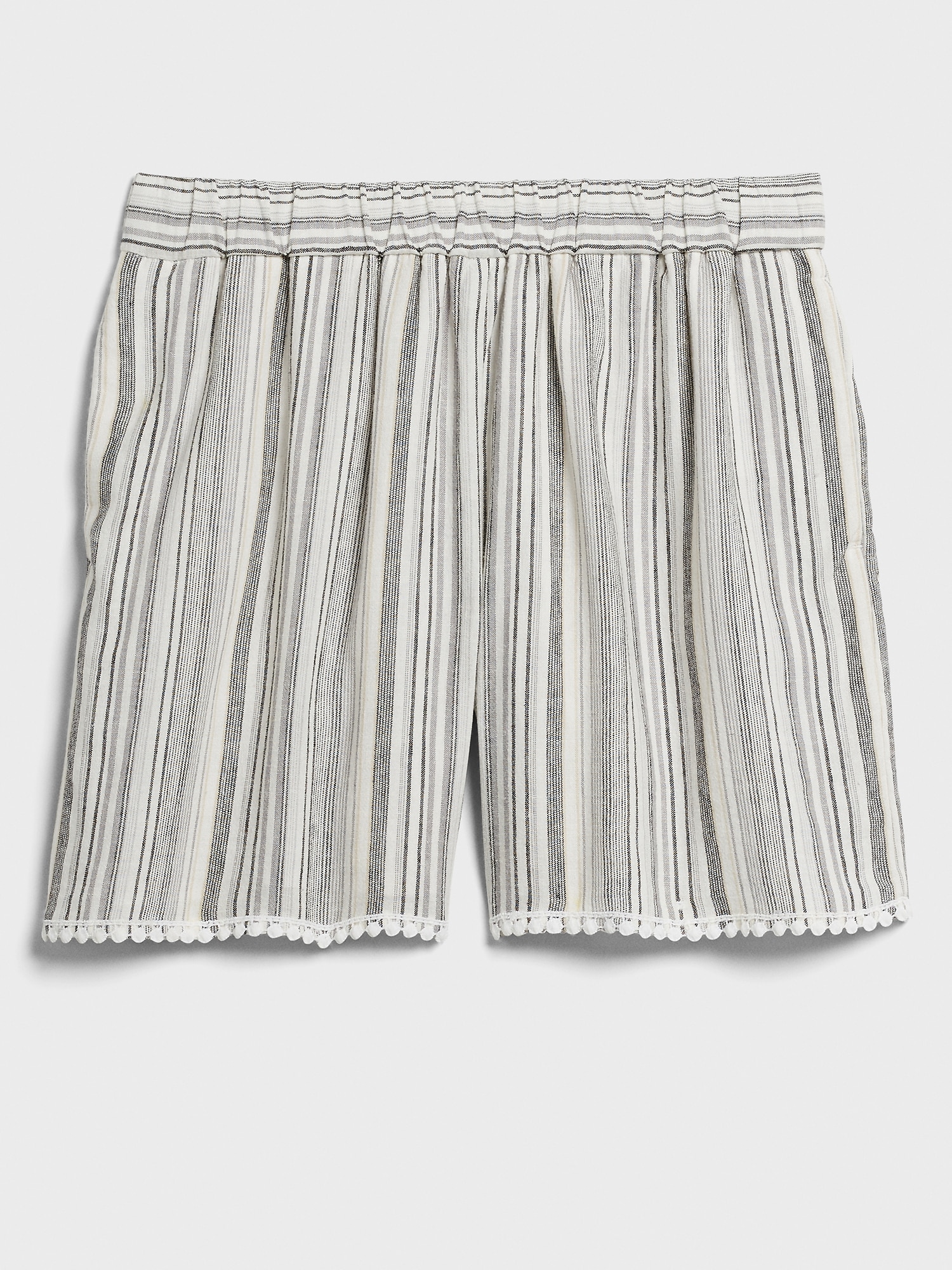 white shorts 5 inch inseam