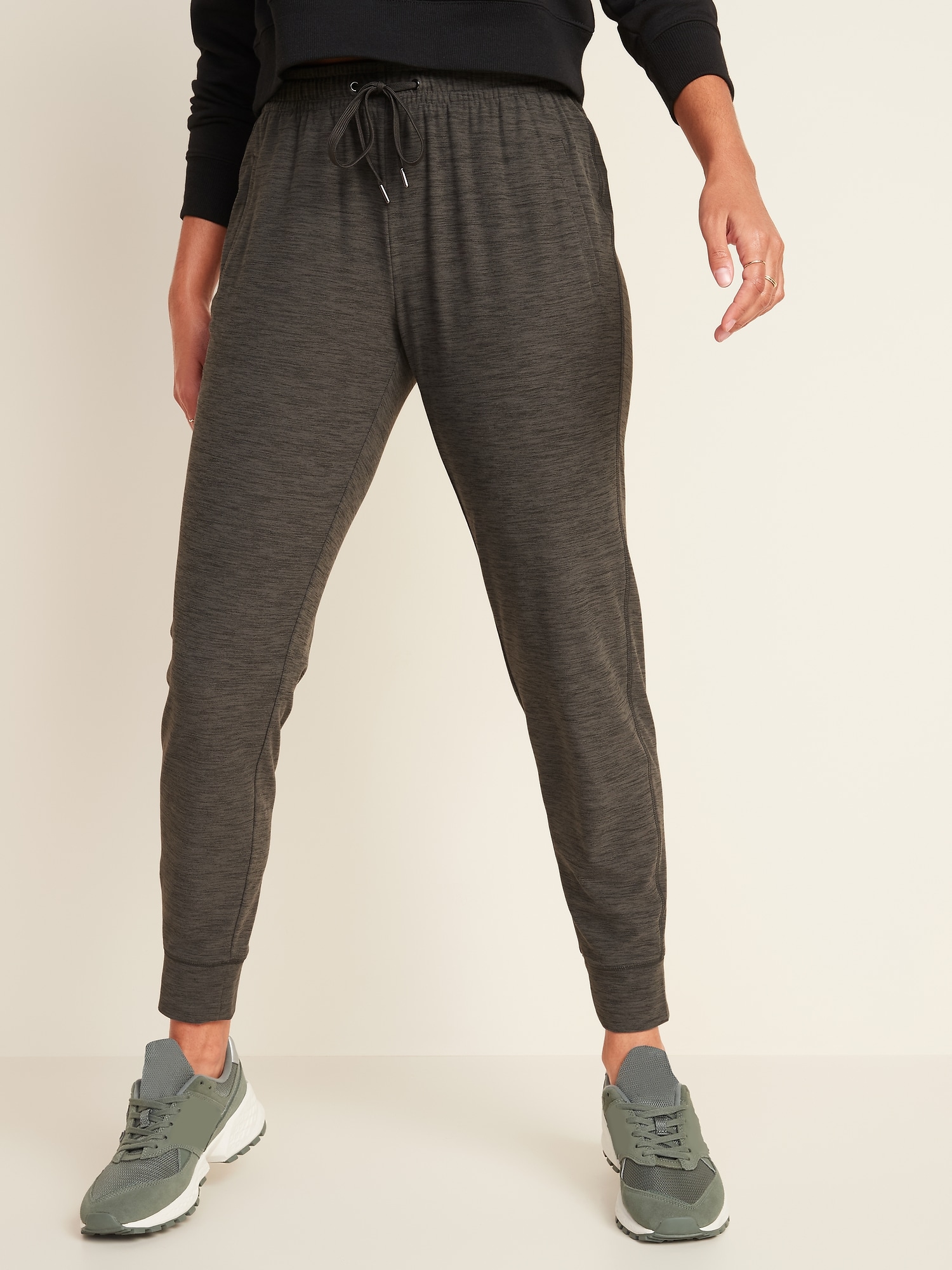 nike sportswear essentials women's mid rise cargo pants