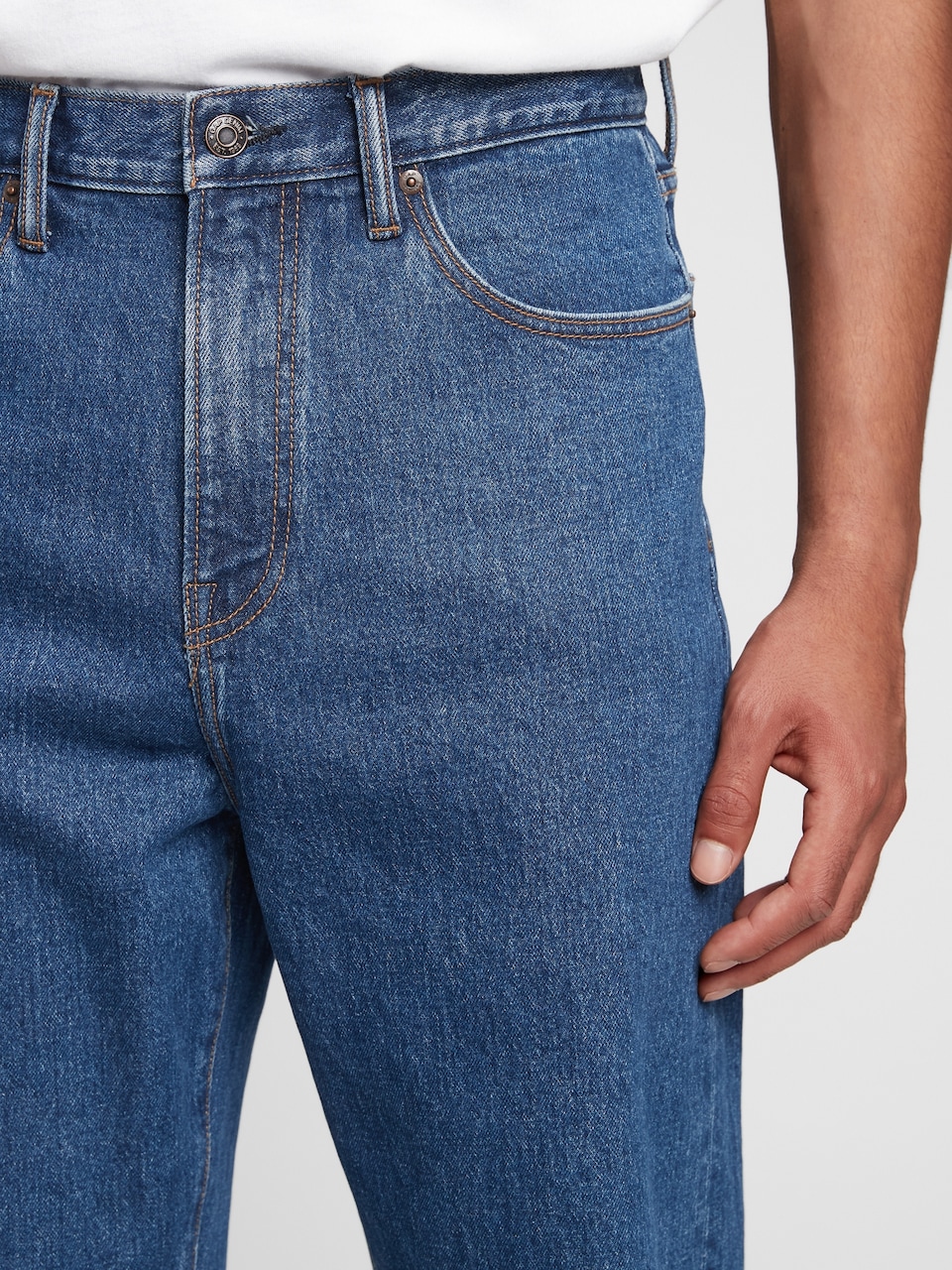Relaxed Taper Jeans in GapFlex