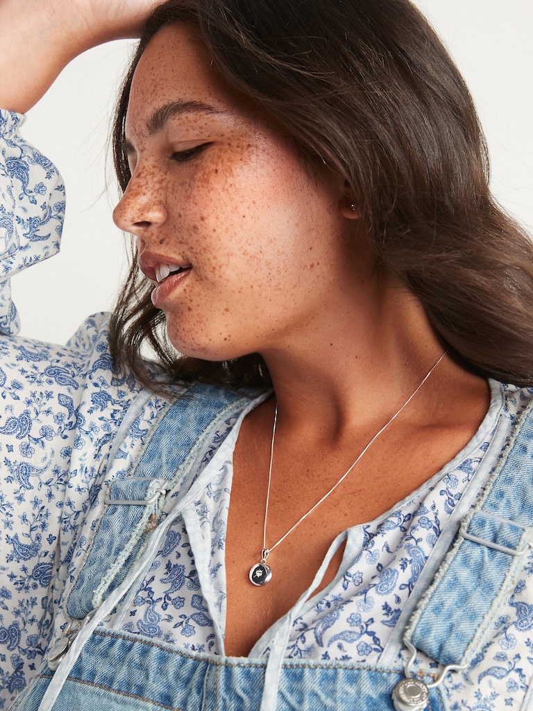 Silver-Toned Medallion Pendant Necklace For Women