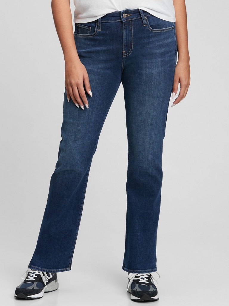 Mid Rise Classic Straight Jeans