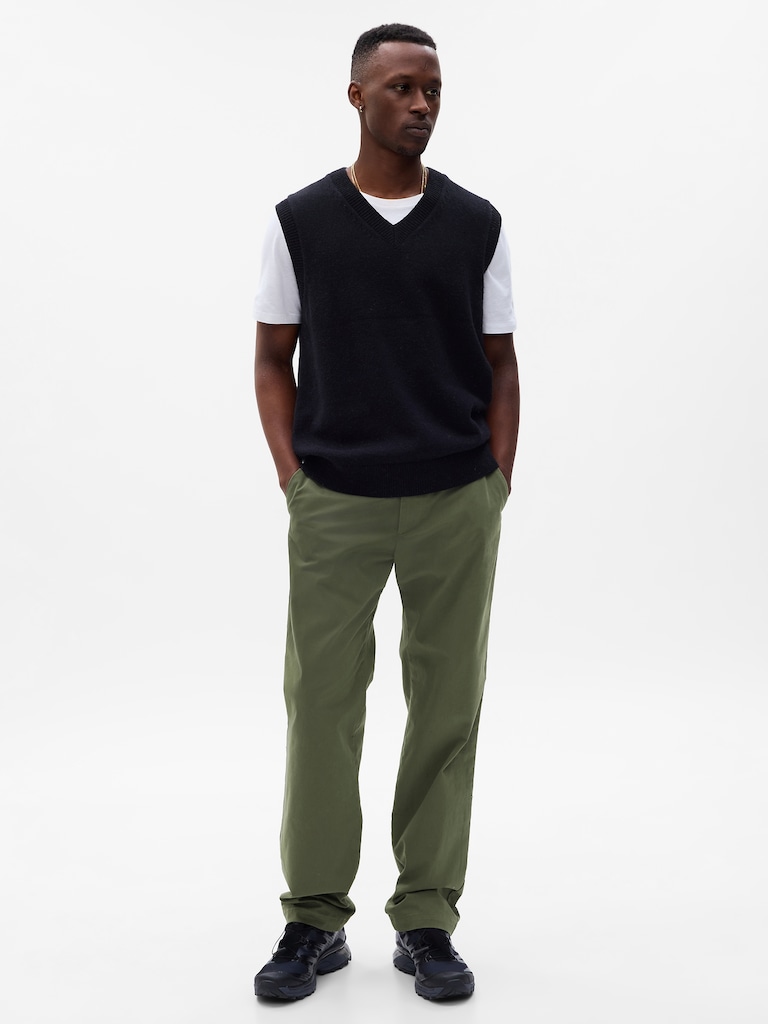 Modern Khakis in Relaxed Fit