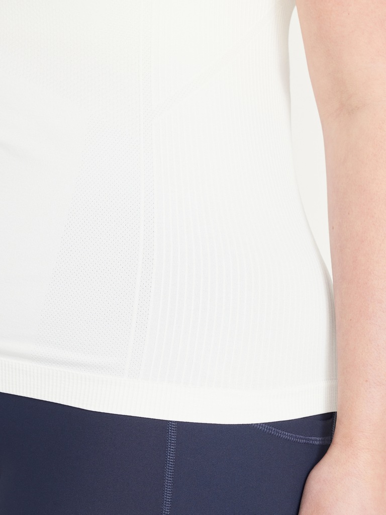 Fluid Seamless Fitted Tank Top