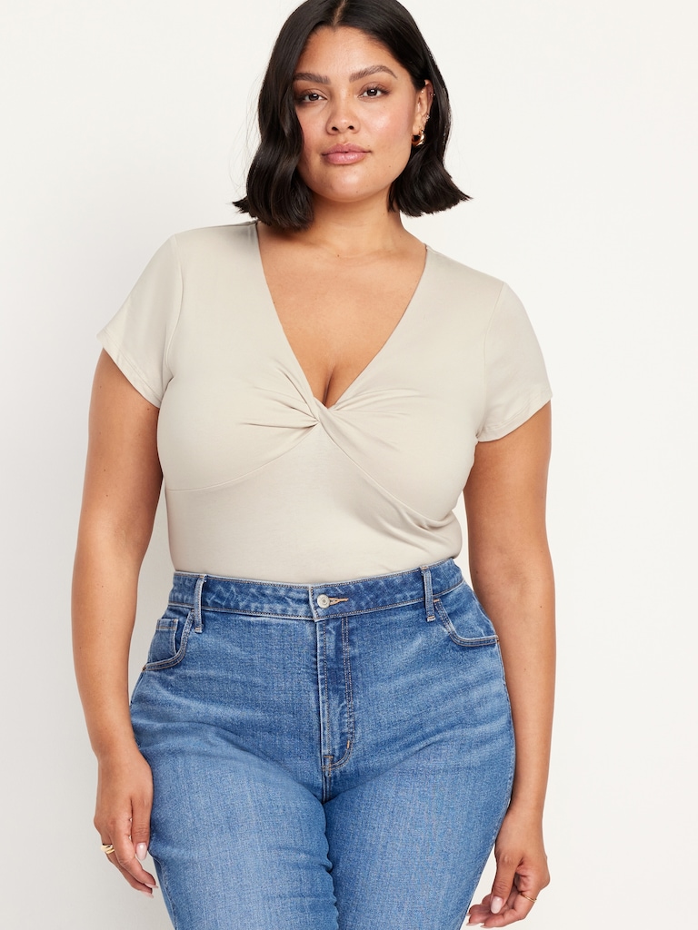 Fitted Twist-Front Top