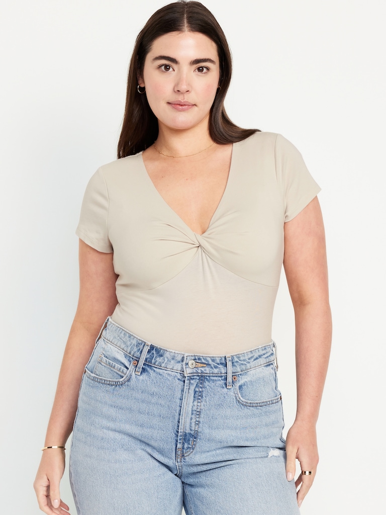 Fitted Twist-Front Top