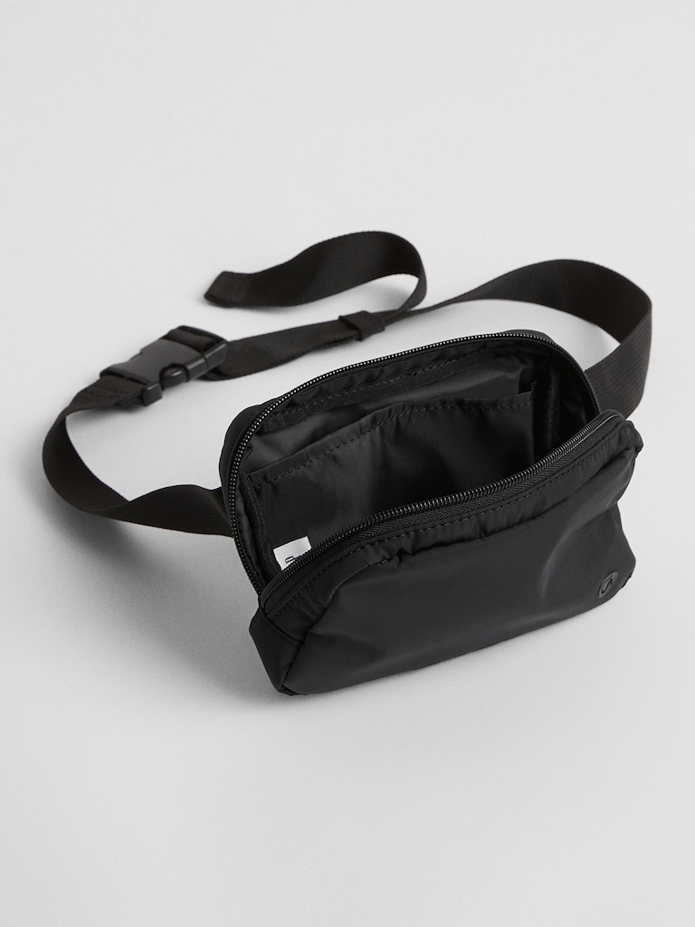 GapFit 100% Recycled Belt Bag