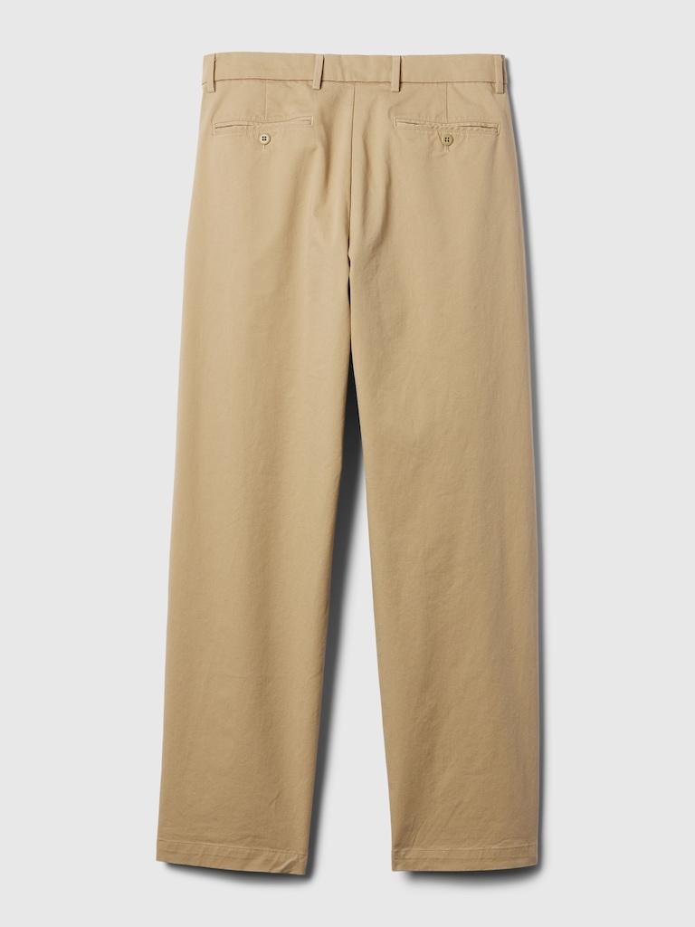 Modern Khakis in Baggy Fit