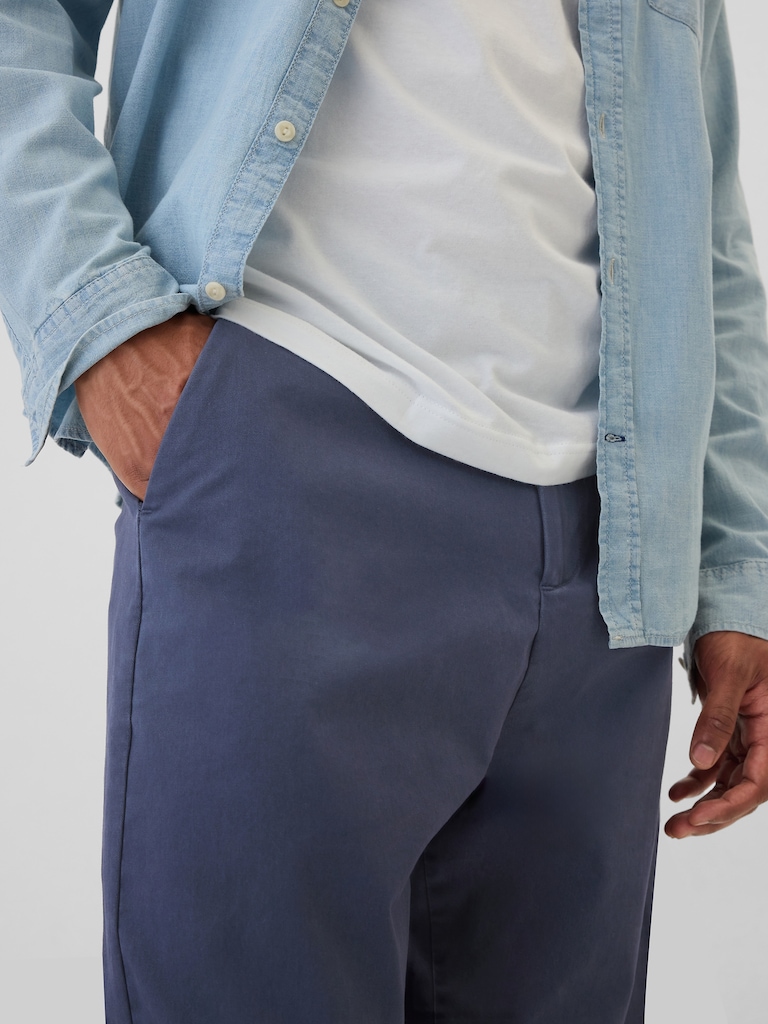 GapFlex Essential Khakis in Baggy Fit