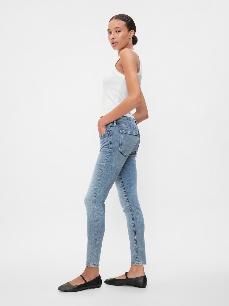 Mid Rise Universal Skinny Jeans