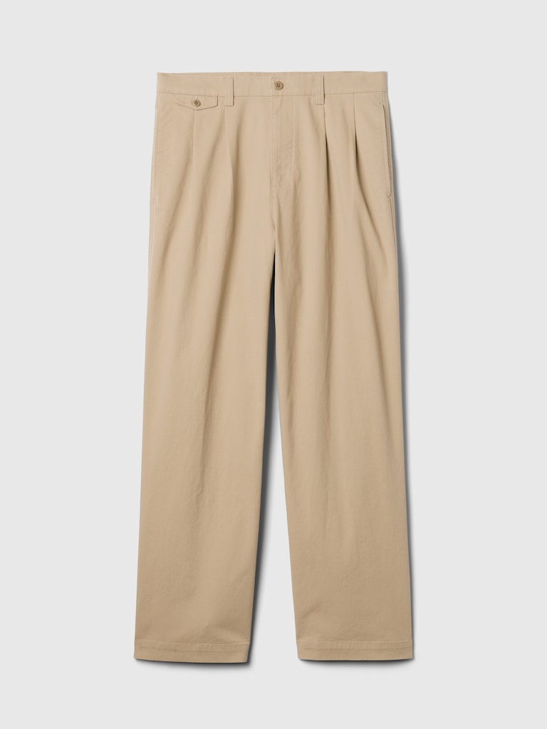 Modern Pleated Khakis in Baggy Fit