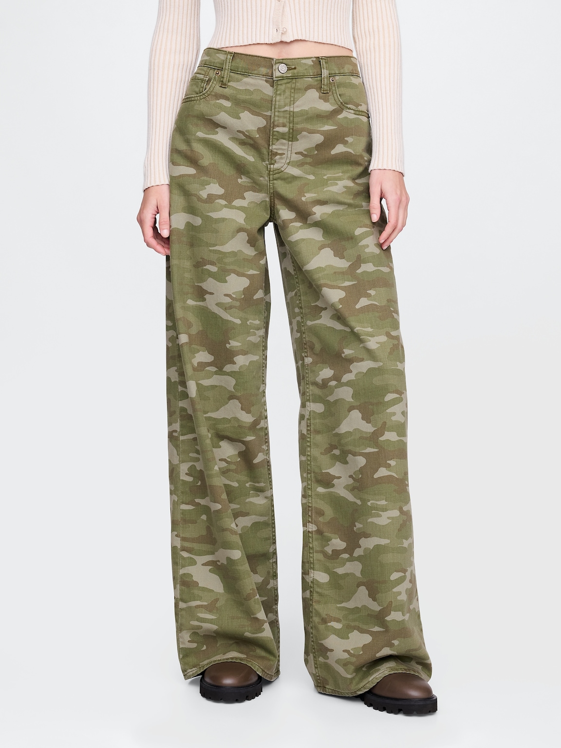 Mid Rise Camo Baggy Jeans