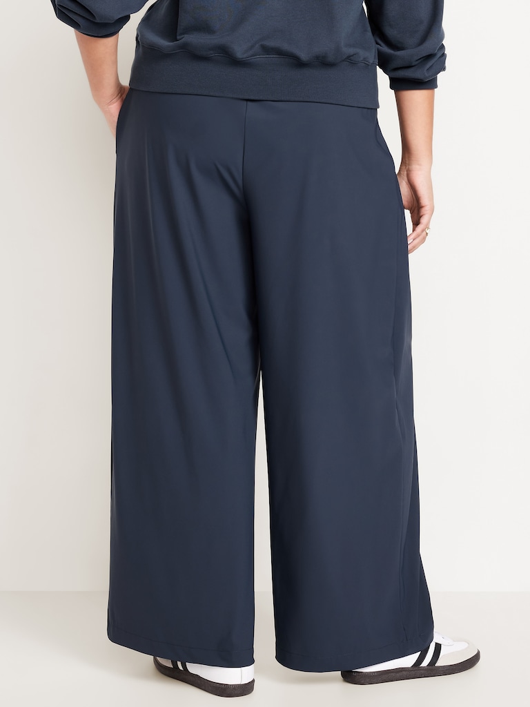 Extra High-Waisted SleekTech Pleated Trousers