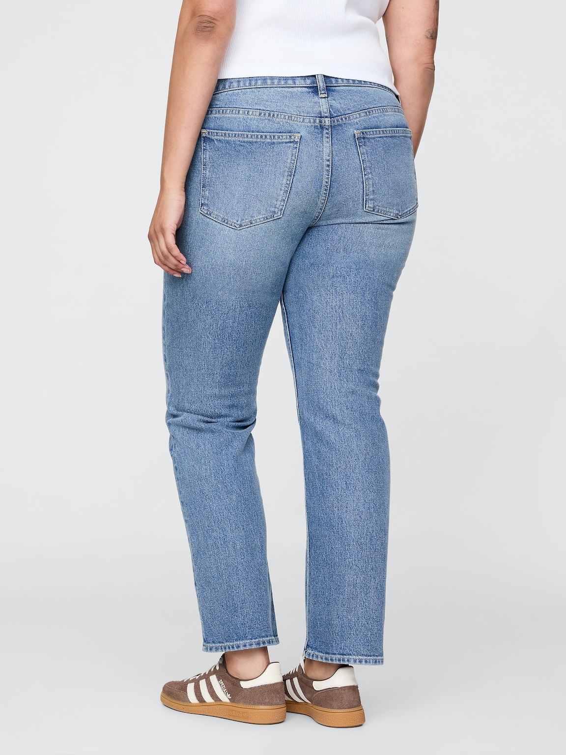 Low Rise '90s Slim Straight Jeans