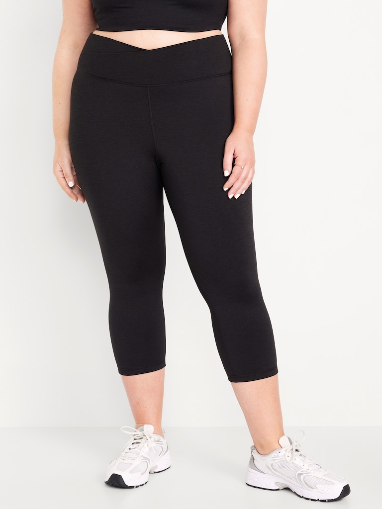 Extra High-Waisted CloudComfy Crop Leggings