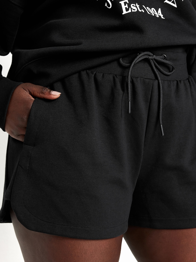 Extra High-Waisted Dynamic Fleece Sweat Shorts