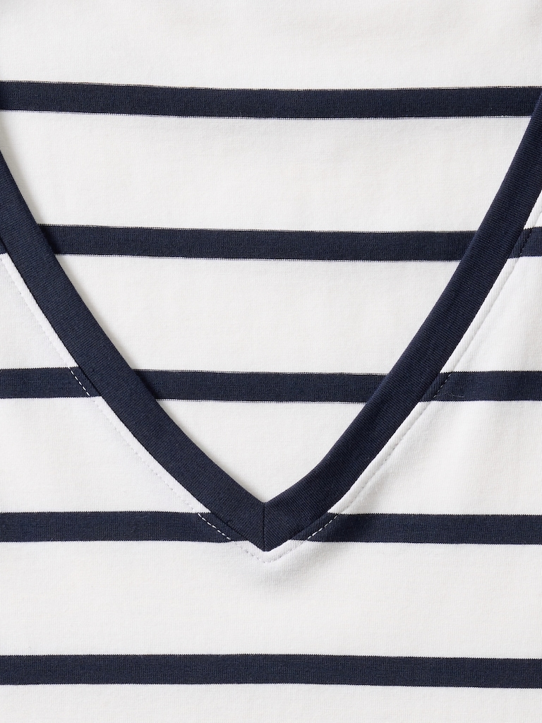 Essential V-Neck Tee