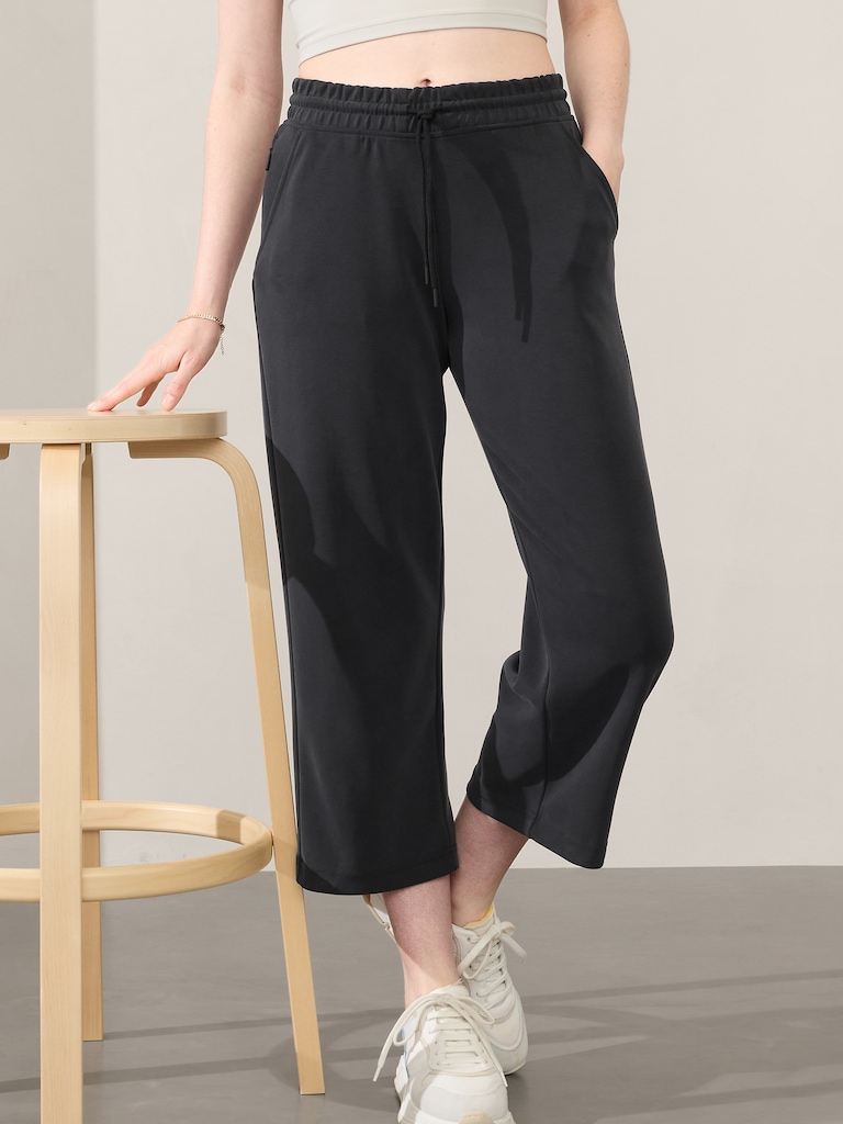 Seasoft Mid Rise Straight Crop