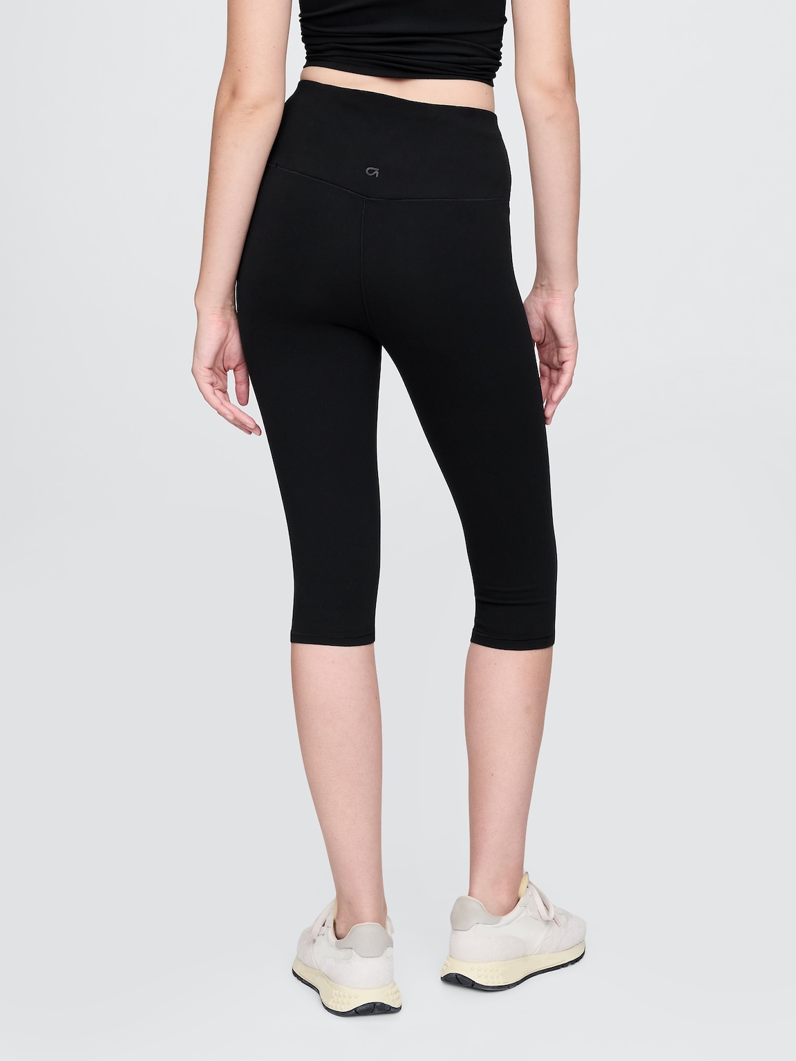 GapFit Smooth High Rise Crop Leggings