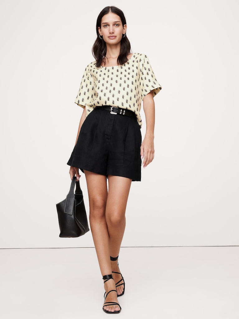 Linen Scoop-Neck Top