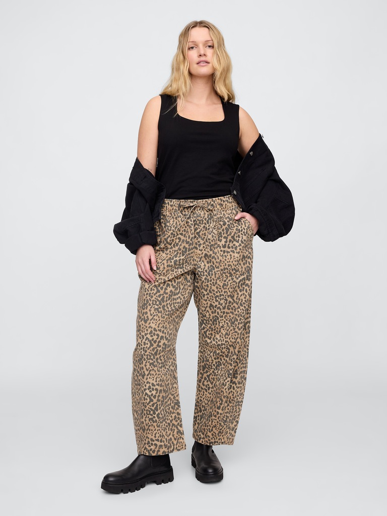 Mid Rise Print Pull-On Barrel Jeans
