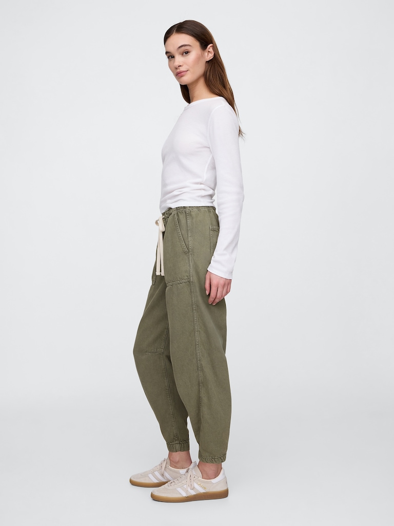 Mid Rise Pull-On Soft Barrel Jeans