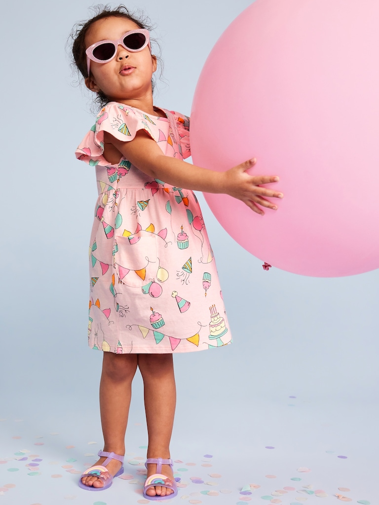 Robe d’anniversaire ajustée et évasée à manches flottantes pour toute-petite fille