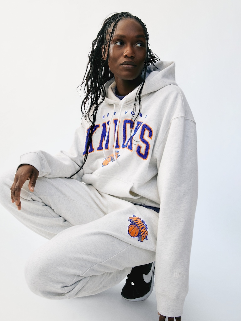 NBA New York Knicks Logo Heavyweight Joggers