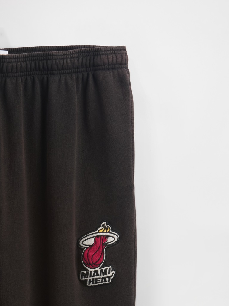 NBA Miami Heat Logo Heavyweight Joggers