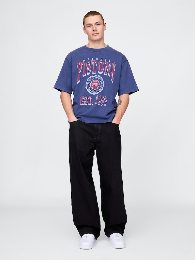 NBA Detroit Pistons Graphic T-Shirt