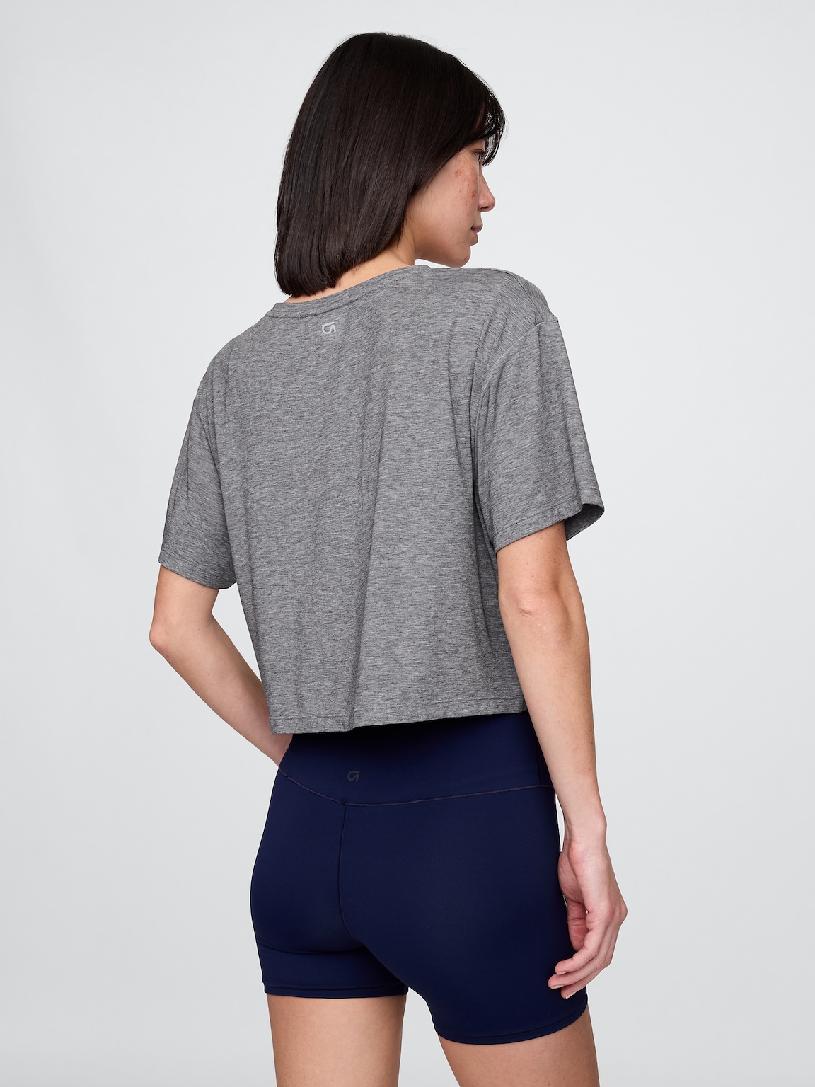 GapFit Breathe V-Neck Crop T-Shirt