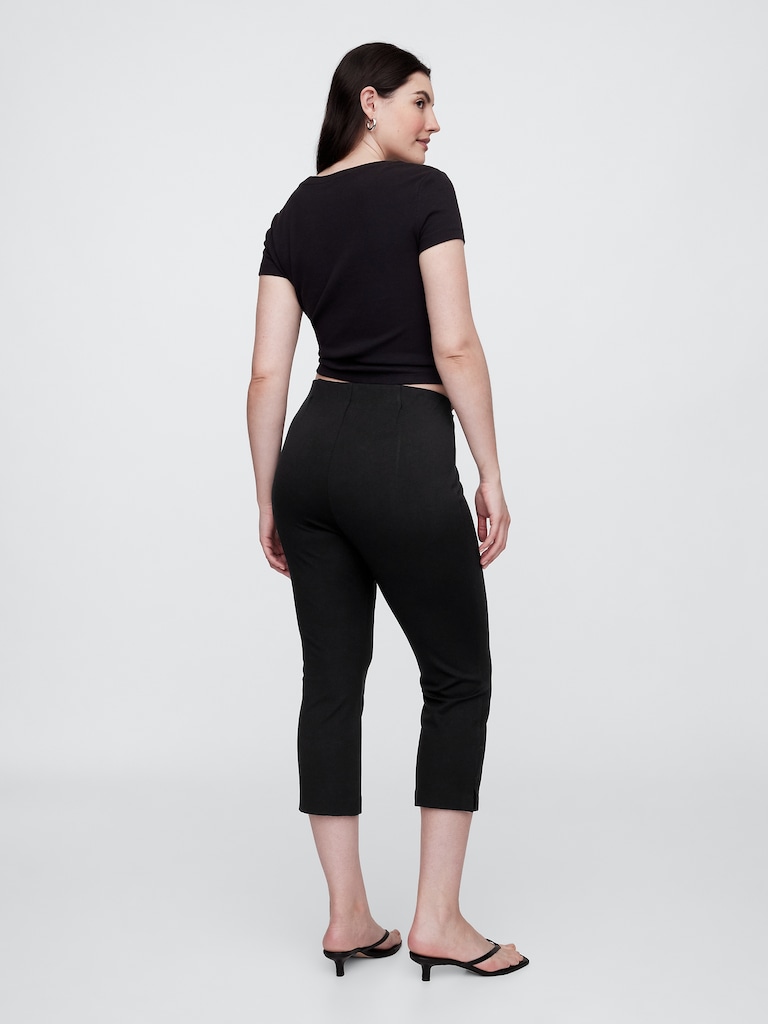 Mid Rise Pintuck Ponte Capri Pants