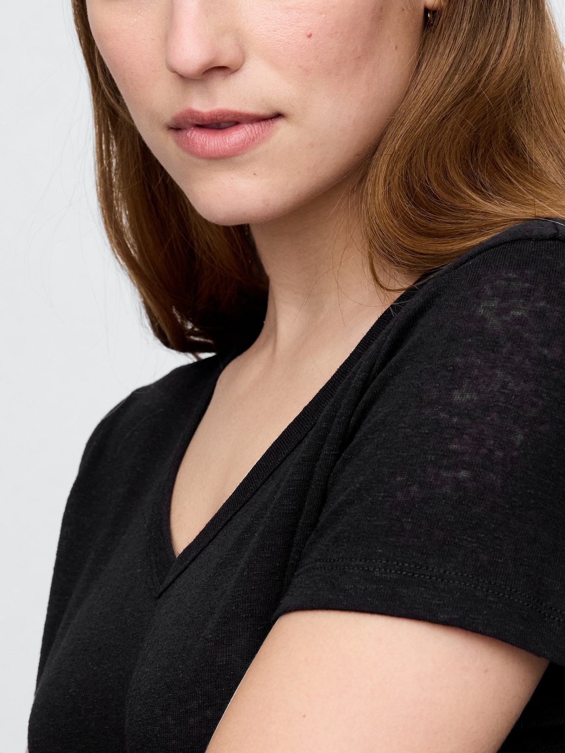 Linen-Blend V-Neck Crop T-Shirt