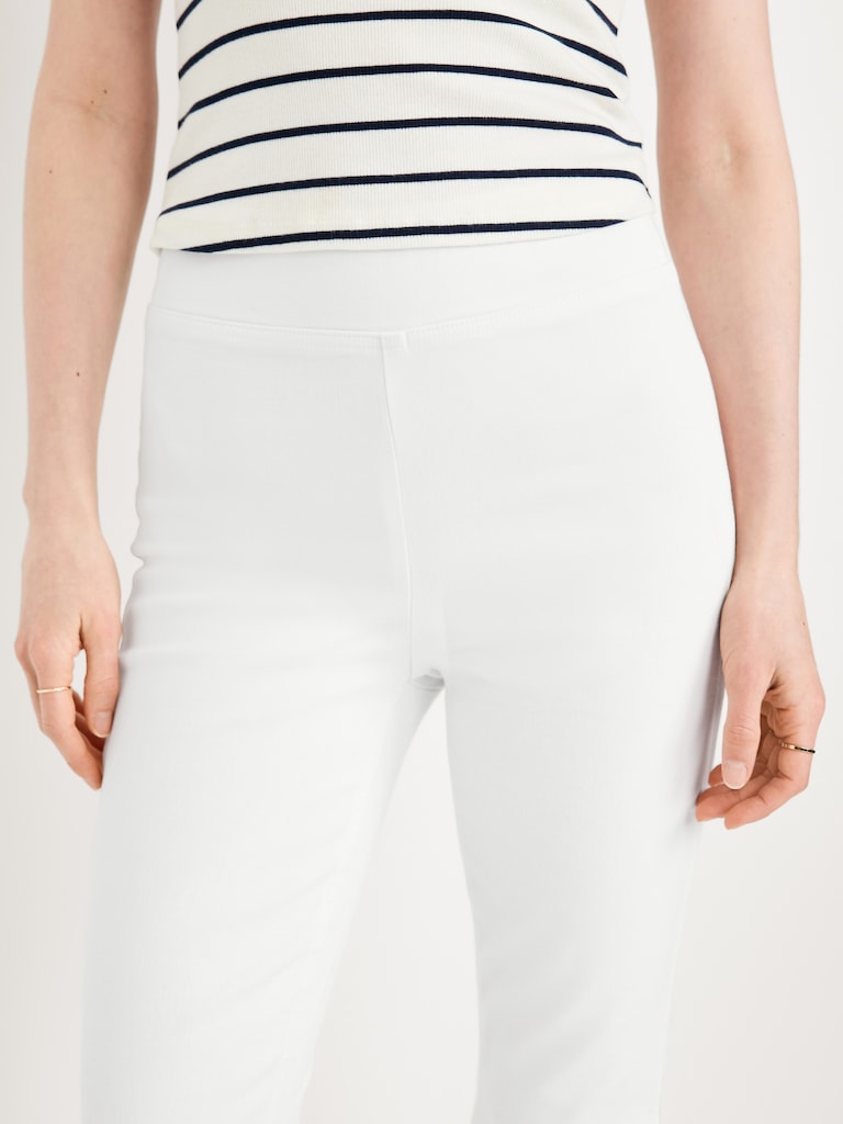 High-Waisted Weekender Pull-On Crop Flare Jeans