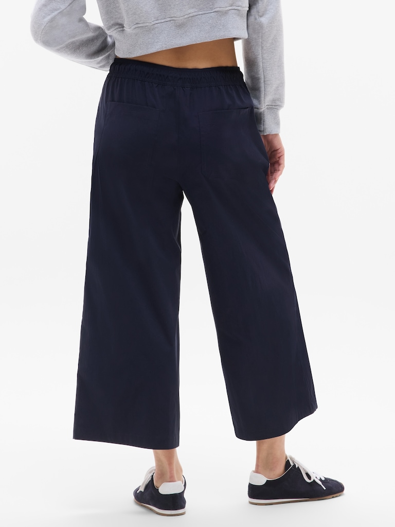Midday Mid Rise Crop Pant