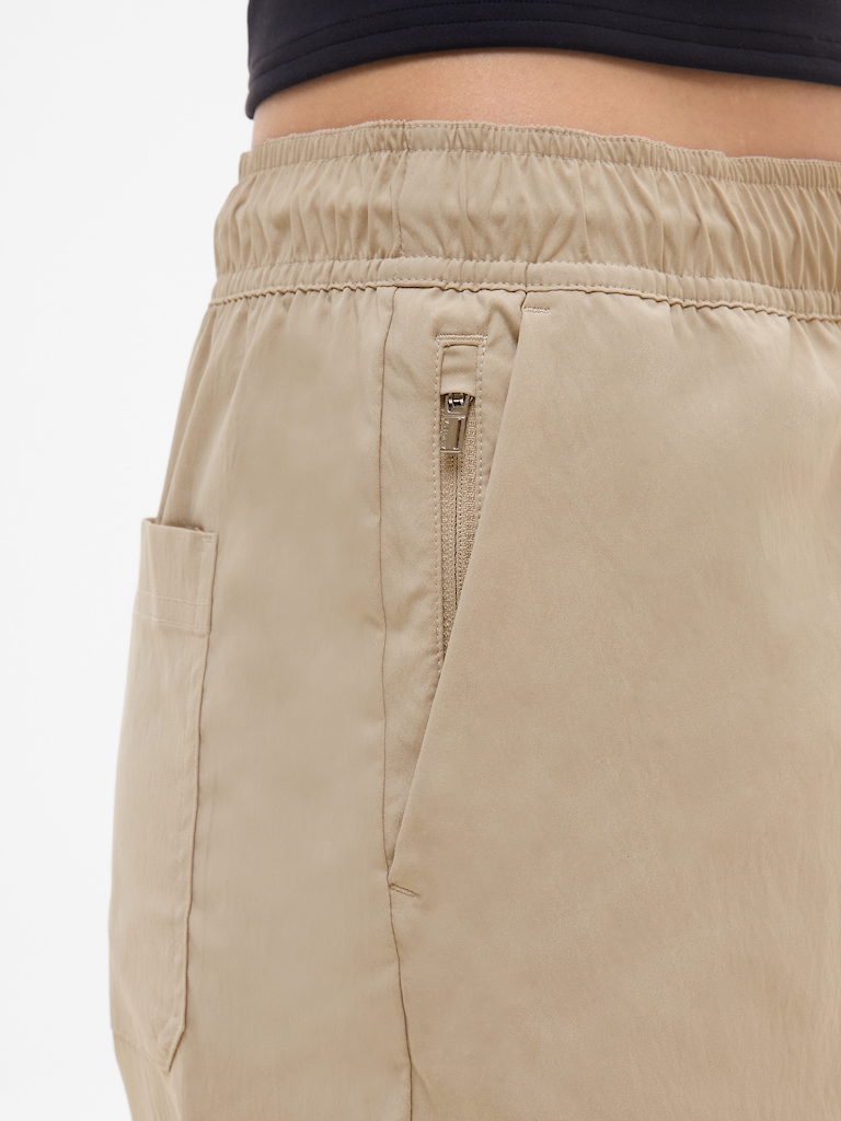 Midday Mid Rise Crop Pant