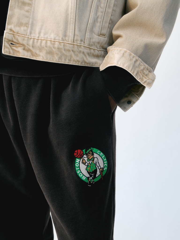 NBA Boston Celtics Logo Heavyweight Joggers