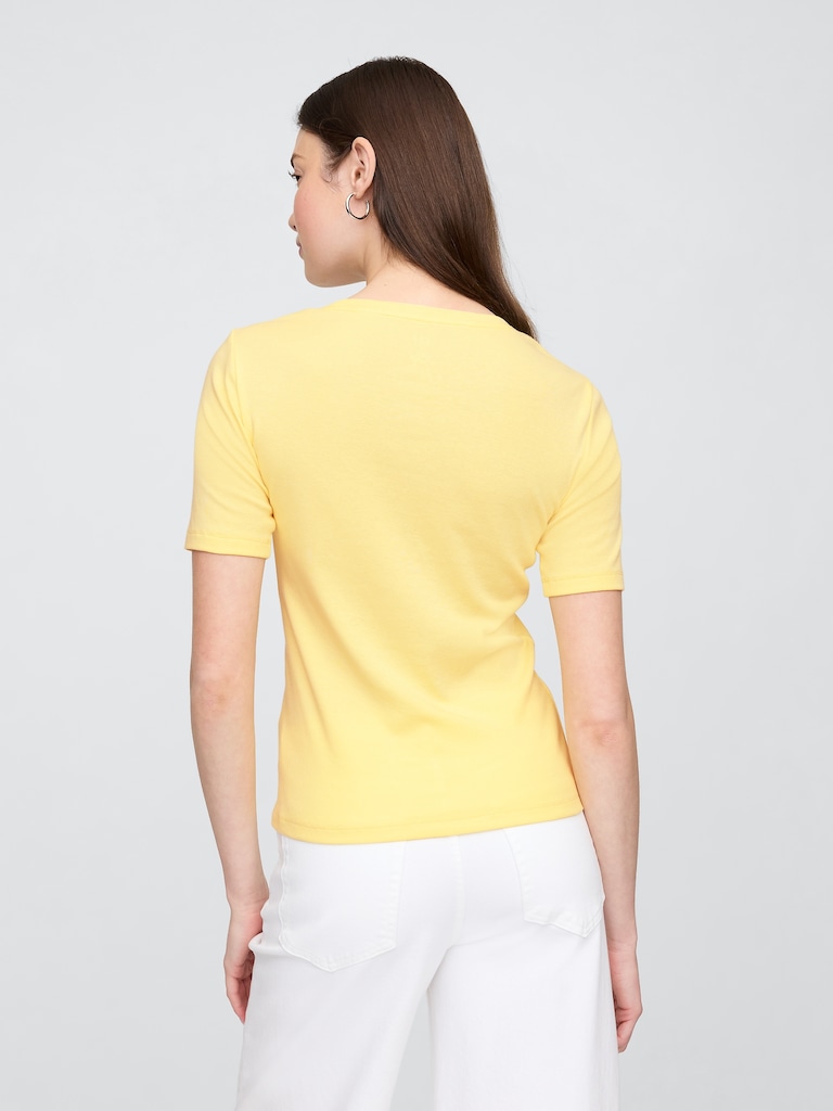 Modern Ribbed Crewneck T-Shirt