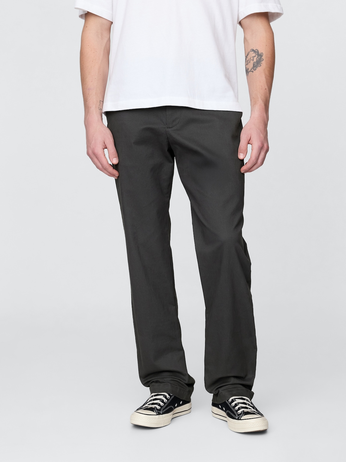 Modern Khakis in Relaxed Fit