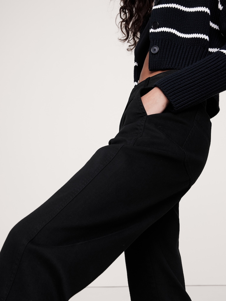 The Weekender Straight-Leg Pant