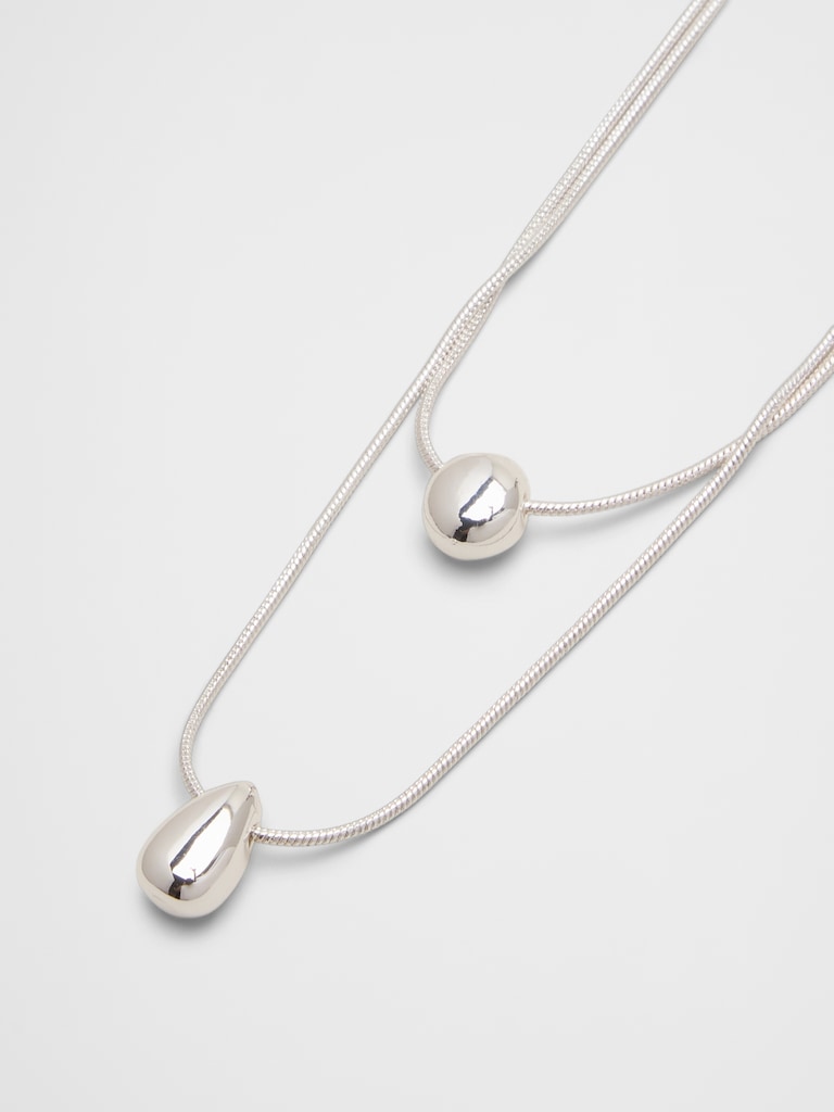 Layered Metal Pendant Necklace